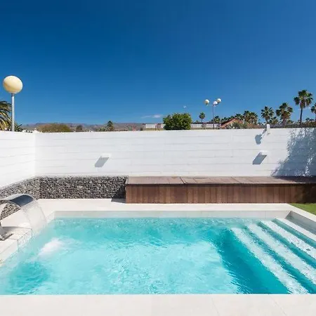 Maspalomas Sleeps 2 Pool Air Con Wifi Casa vacanze *