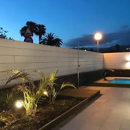 Maspalomas Sleeps 2 Pool Air Con Wifi Holiday home Maspalomas (Gran Canaria)